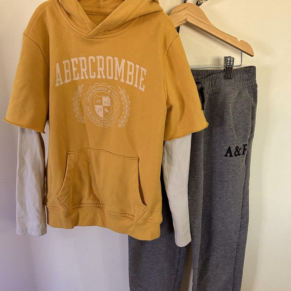 Sweatshirt/pant bundle Abercrombie kids